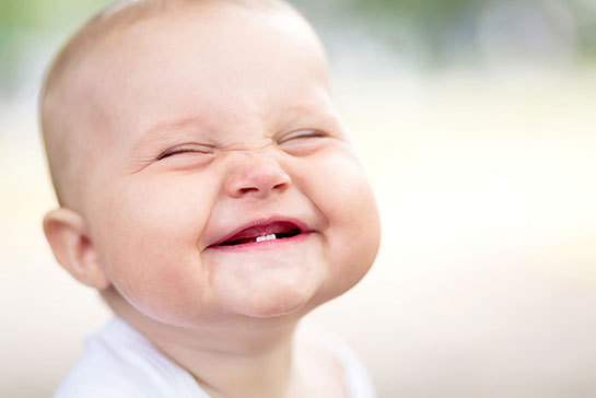 Bebeklerde Diş Eti Kanaması, Belirtileri ve Tedavisi dishastaliklari
